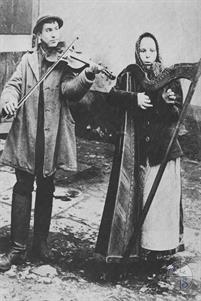 Еврейские уличные музыканты, 1890. Где и кем сделано это фото, пока найти не удалось