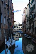 Этот канал отделяет гетто от остальной Венеции