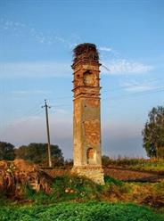 В селе сохранились 2 колонны, установленные турками над могилами военначальников