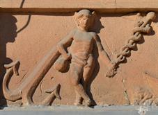 Гермес и инициалы скульптора - Иоган Шмизер. Фото Aeou, Википедия