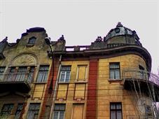 Снизу их лица особо не рассмотришь, мне показалось - помесь Амура и юного Ленина. Причем все - однояйцевые близнецы. В смысле, похожи, а не инвалиды Снизу их лица особо не рассмотришь, мне показалось - помесь Амура и юного Ленина. Причем все - однояйцевые близнецы. В смысле, похожи, а не инвалиды