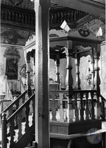 Бима синагоги в Берездовцах, 1939. На заднем плане виден арон-кодеш