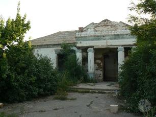 Руины перестроенной школы, 2010 Руины перестроенной школы, 2010