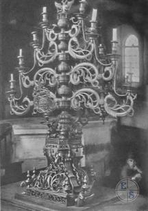 Ханукальная менора в синагоге Нового Города, 1926