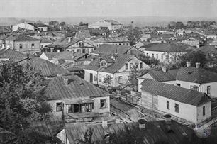 Панорама города, нач. 20 в. На заднем плане видна синагога