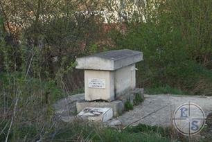 Grave of the founder of Chortkiv dynasty in the old cemetery