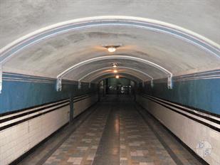 Этот тоннель тоже был довольно атмосферным. Фото А.Славутского, 2009