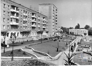 Площадь Мира, 1990-е гг.