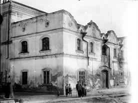 Синагога в Клевани. Фото экспедиции Ан-ского, 1912 Синагога в Клевани. Фото экспедиции Ан-ского, 1912