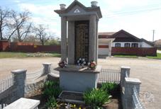 Дыйда, памятник погибшим в 1 Мировой. Фото Hollófernyiges, Википедия