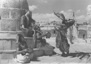 Бухарский танец в исполнении балета Рины Никовой. Фото З.Клюгера, Иерусалим, 1946