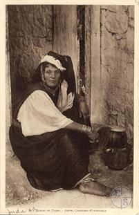 Сцены и типы. Еврейская женщина в домашней одежде