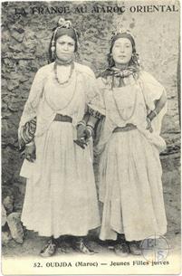 Уджда, Марокко. Еврейские девушки (эта открытка есть выше в цвете)