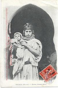 Уджда, Марокко, 1910. Еврейская девушка. Текст по вертикали, похоже, реклама корсетов