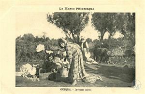 Уджда, Марокко. Еврейские девушки на стирке белья