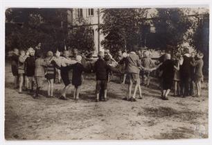 Миеджешин. Еврейские дети в санатории "Медем"