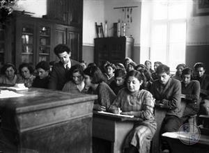 Занятия в Биробиджанском горно­металлургическом техникуме. ЕАО, 1937 г. Фото Я. Смертенко