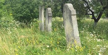 Jewish cemetery in Hlyboka, 2019