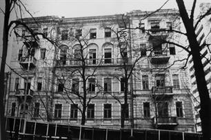 В конце 1930-х дом надстроили двумя этажами