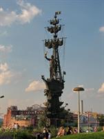 Памятник Петру I на Москве-реке