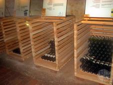 В подвале можно купить моравское вино