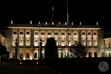 Президентский дворец с памятником Юзефу Понятовскому...