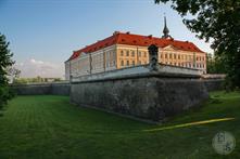 Построен Любомирскими в 1902-1906 годах, на месте ранее существовавшего замка
