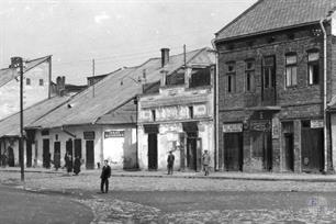 Dobromyl, Jewish shops on Main Street, beg. of the 20 century. Advertising of Isaak Warscher is visible