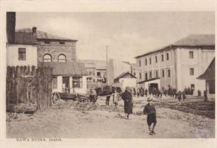Jewish neighborhood. On the right - 3-floors Great Synagogue, on the left - Aizerner kloyz