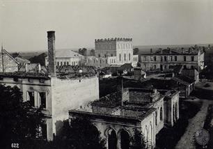 Destroyed Belz during the First World War. In the foreground is the Palace of Rebbe, behind him - Great Synagogue, to the right of her - Beit Midrash