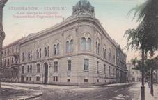 В 1905 году началось сооружение здания для Австро-Венгерского банка, которое примкнуло к дому Басса
