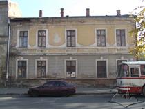Сейчас это обычный жилой дом (ул. Новгородская)