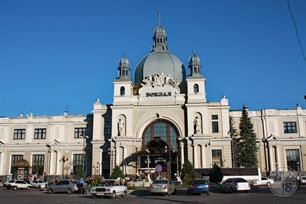 Львовский вокзал - один из красивейших в Украине
