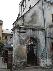 Портал входа с куском стены со стороны ул. Староеврейской (Боимов)