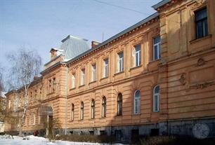 Бывшая школа-интернат. Фото Википедии