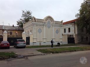 Миква около синагоги, 2014. Фото Катерины Середы, Википедия