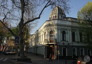 Дом Рафаловича. Фото Haidamac, Википедия