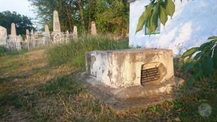 На кладбище похоронены погибшие бойцы Советской армии