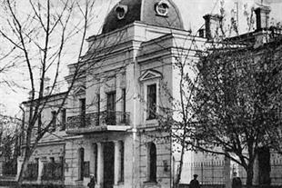 Городское собрание, 1860--е гг. Страшное современное здание по Соборной, 7 - это оно и есть