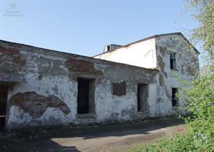 Клевань, руины перестроенной синагоги, 2011