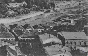 Фрагмент панорамы Косова, 1910. Синагога внизу справа