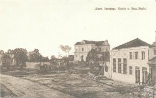 Синагога (справа), кляштор и русская церковь. Австрийская открытка 1916 года
