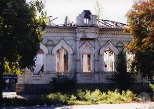 Сгоревшая Малая синагога, 1998