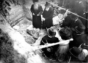 Закладка первого камня синагоги Лев Исроэль, 1910 год