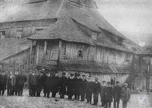 Евреи перед синагогой, до 1917. Имена перечислены на странице данного сайта (Местечки/Хмельницкая область/Миньковцы)