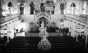Молельный зал синагоги. Фото 1928 г., Российская нац. библиотека в Петербурге