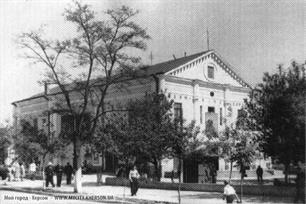 Ново-Николаевская синагога, перестроенная в кинотеатр "Спартак"