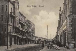 The building depicted on this old postcard on the left side, also managed to identify. It belonged to the Jewish family Sternshus