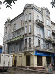 On the 1st floor there was a shop of Yitzhak Sternshus. Street Shevchenko, 3