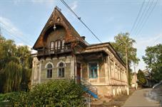 Old villa. Photo by Mykola Vasilechko, Wikipedia